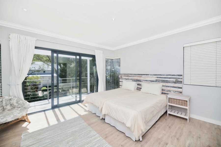 4 Bedroom Property for Sale in Fernkloof Estate Western Cape